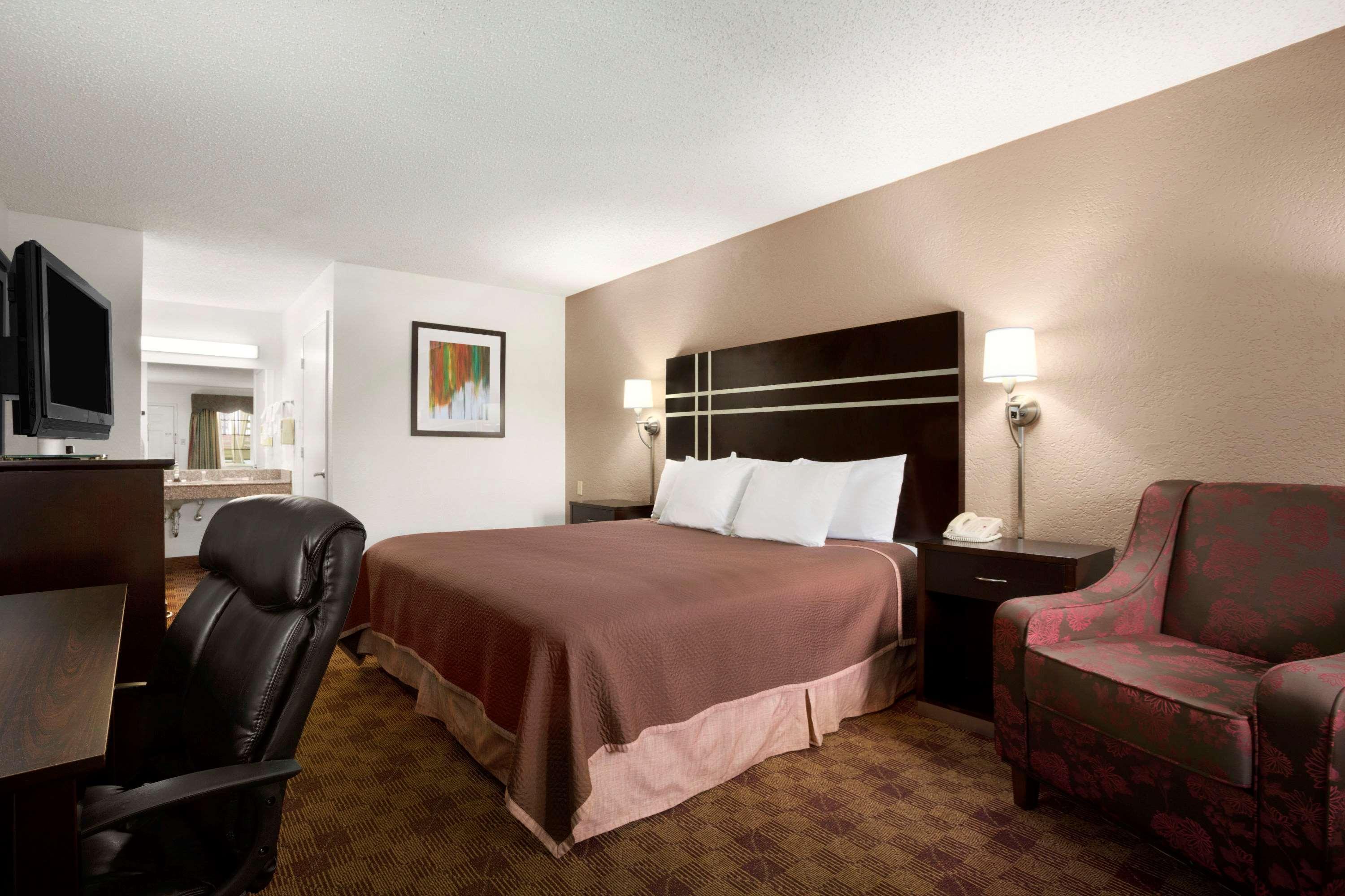 Travelodge By Wyndham Killeen/Fort Hood Exterior photo